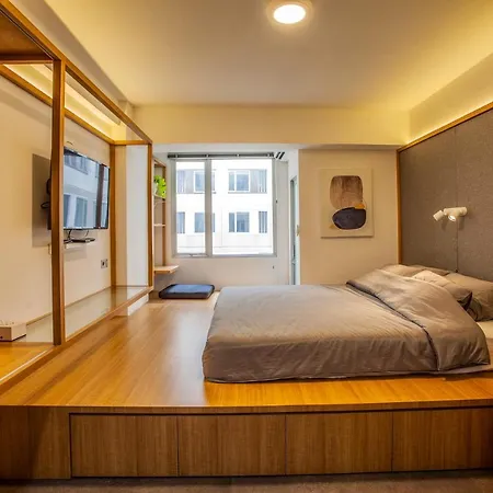 Comfy Studio Apartment By Reqhome